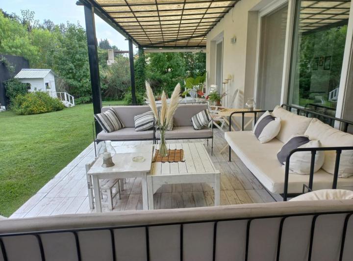 Casa · 248m² · 5 Ambientes · 2 Cocheras