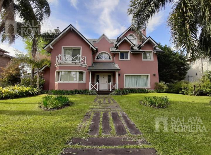 Casa · 250m² · 5 Ambientes
