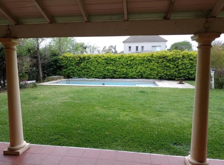 Casa · 140m² · 5 Ambientes · 3 Cocheras