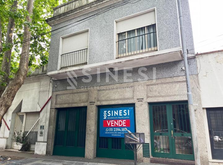 Casa · 260m² · 10 Ambientes · 2 Cocheras