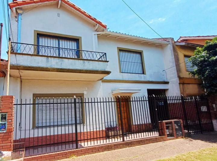 Casa · 163m² · 5 Ambientes · 3 Cocheras