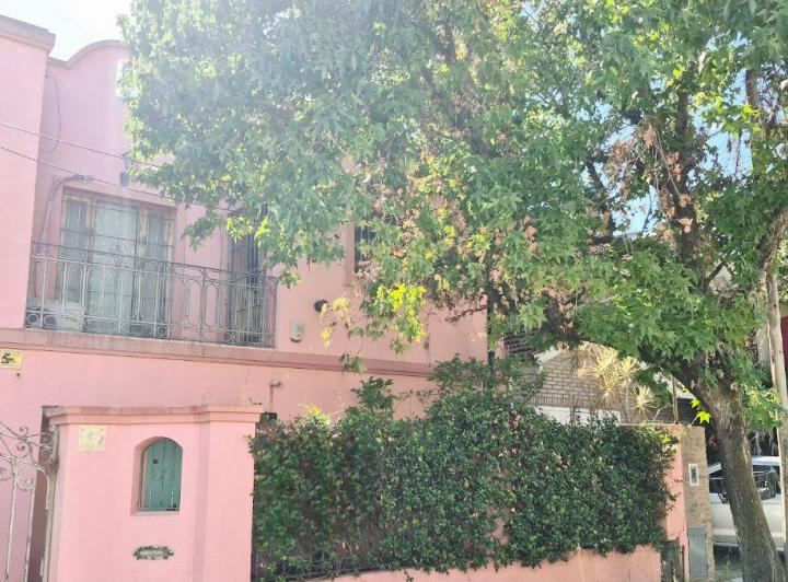 Casa · 206m² · 6 Ambientes · 1 Cochera