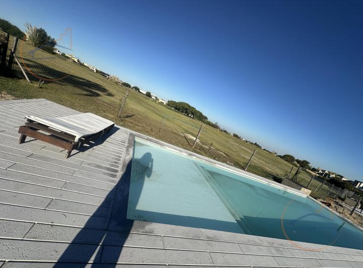 Casa · 221m² · 5 Ambientes · 2 Cocheras