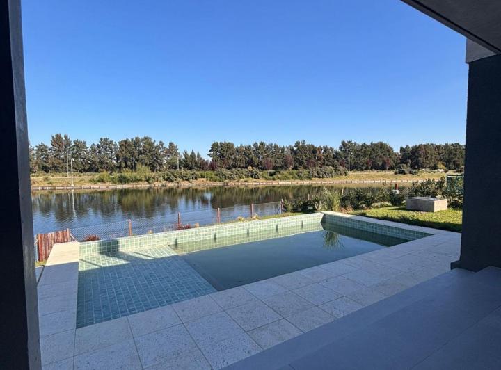 Casa · 458m² · 7 Ambientes