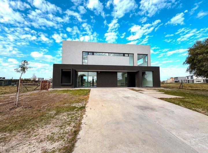 Casa · 178m² · 5 Ambientes