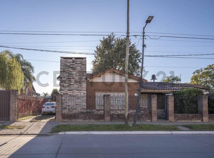 Casa · 152m² · 5 Ambientes · 3 Cocheras