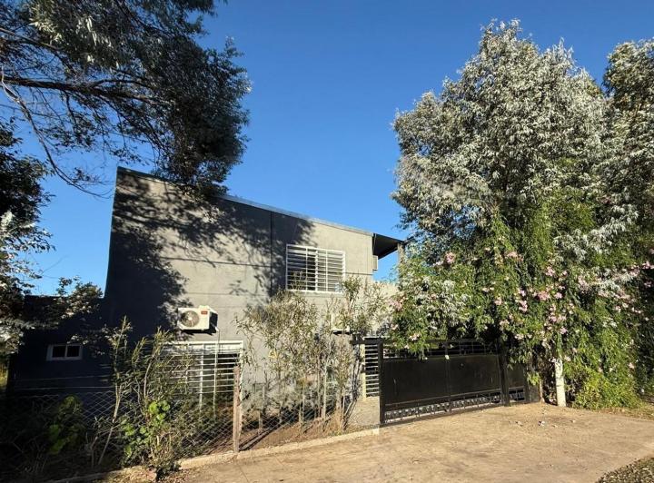 Casa · 180m² · 5 Ambientes