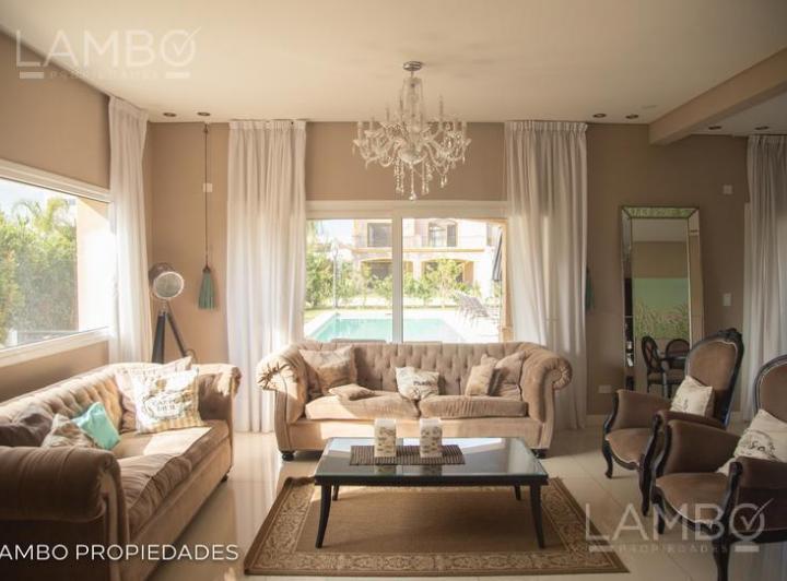 Casa · 621m² · 10 Ambientes · 10 Cocheras