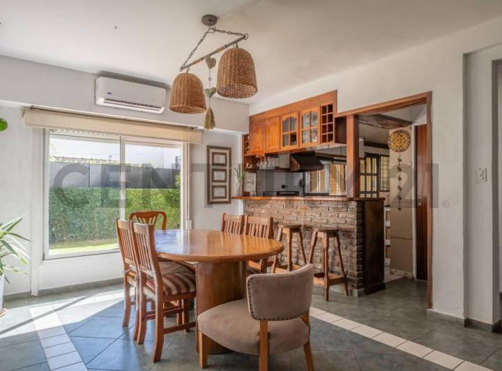 Casa · 196m² · 5 Ambientes · 1 Cochera