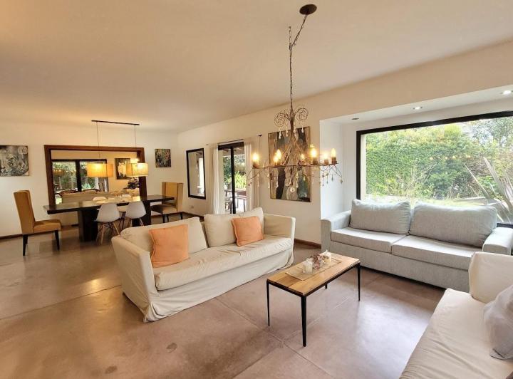 Casa · 299m² · 6 Ambientes