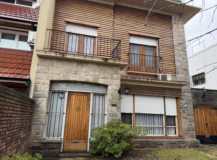Casa · 380m² · 5 Ambientes · 3 Cocheras