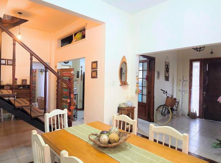 Casa · 160m² · 5 Ambientes · 1 Cochera