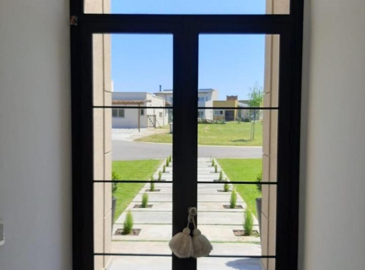 Casa · 230m² · 5 Ambientes · 1 Cochera