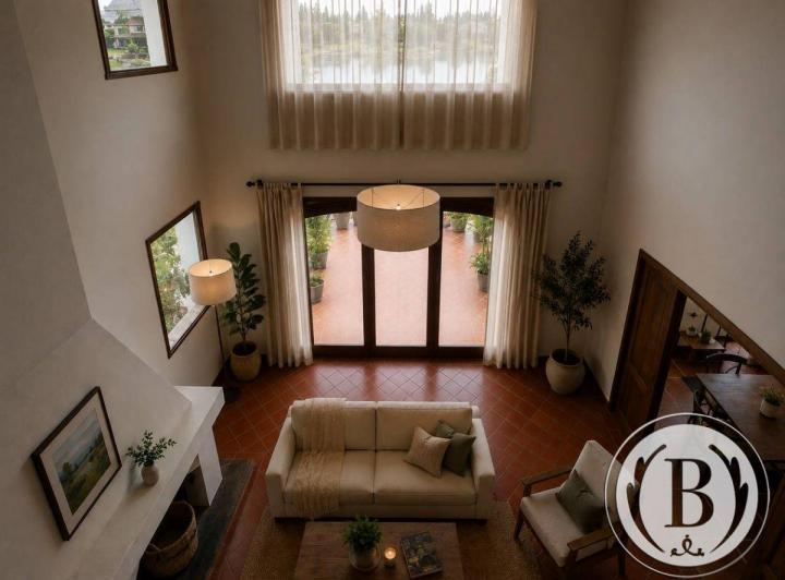 Casa · 340m² · 5 Ambientes · 2 Cocheras