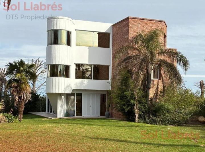 Casa · 340m² · 10 Ambientes