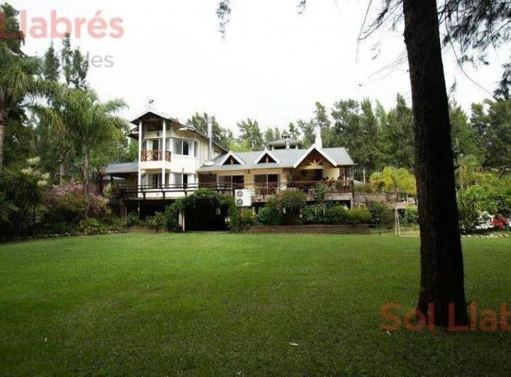 Casa · 332m² · 7 Ambientes