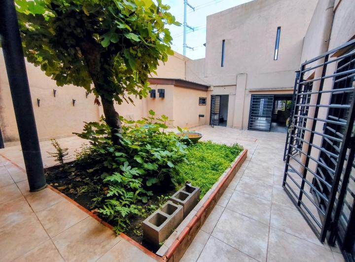 Casa · 188m² · 4 Ambientes · 2 Cocheras