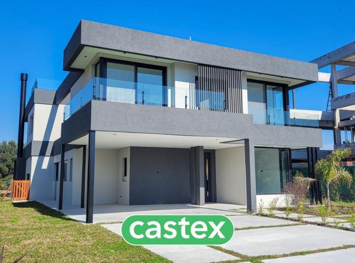 Casa · 403m² · 7 Ambientes · 4 Cocheras
