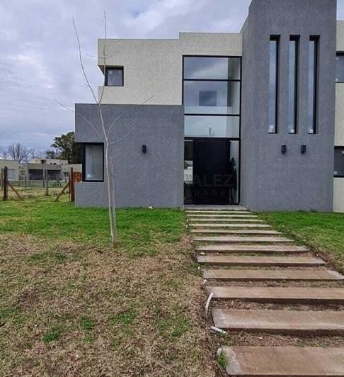 Casa · 157m² · 5 Ambientes