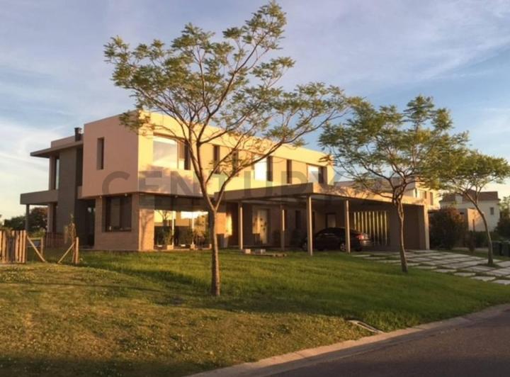 Casa · 507m² · 8 Ambientes