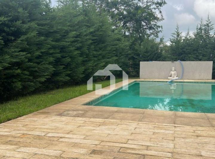Casa · 150m² · 5 Ambientes · 2 Cocheras