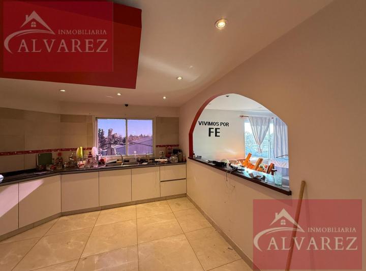 Casa · 489m² · 12 Ambientes