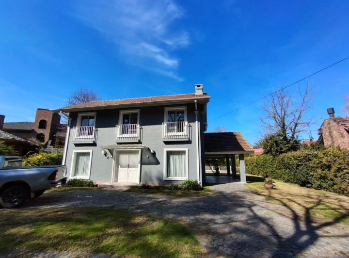 Casa · 154m² · 5 Ambientes · 1 Cochera