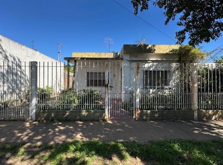 Casa · 121m² · 5 Ambientes · 1 Cochera