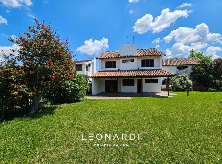 Casa · 152m² · 6 Ambientes · 5 Cocheras