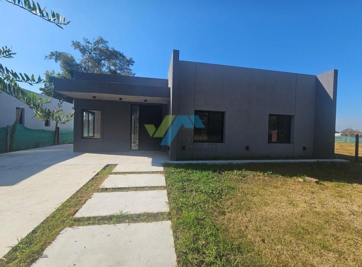 Casa · 180m² · 5 Ambientes