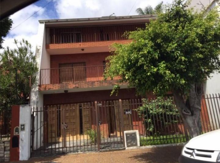 Casa · 235m² · 6 Ambientes