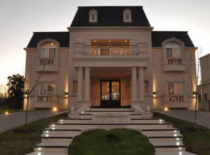 Casa · 500m² · 8 Ambientes