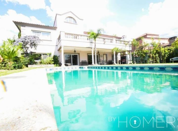 Casa · 416m² · 9 Ambientes · 1 Cochera