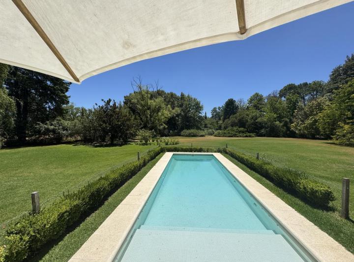 Casa · 194m² · 6 Ambientes · 2 Cocheras