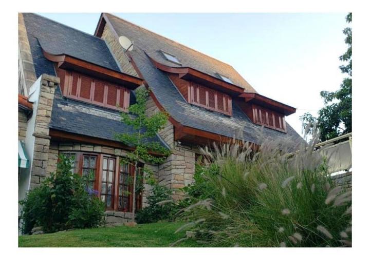 Casa · 500m² · 5 Ambientes · 2 Cocheras