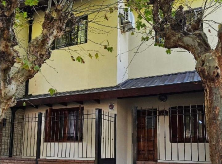 Casa · 100m² · 4 Ambientes · 1 Cochera