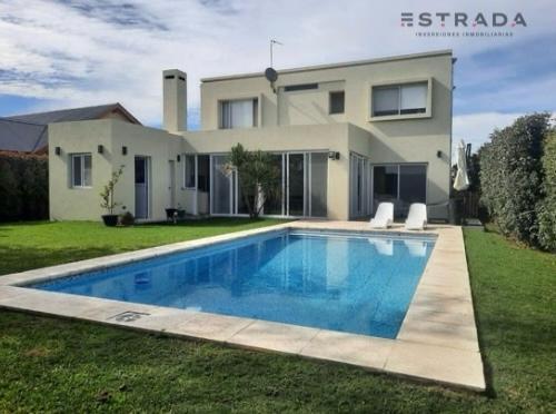 Casa · 149m² · 5 Ambientes · 2 Cocheras