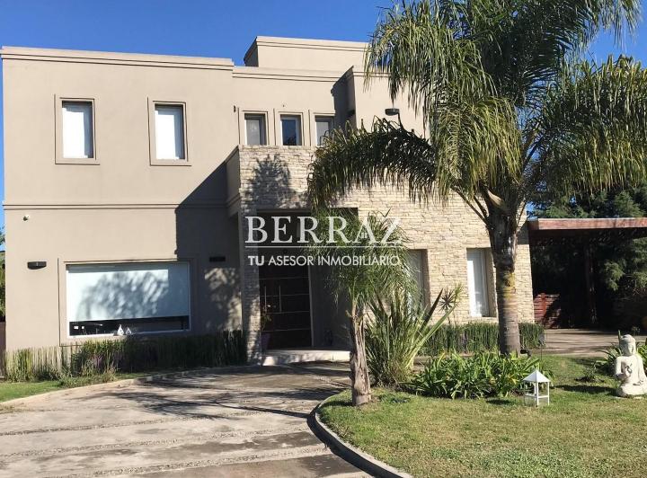 Casa · 250m² · 5 Ambientes · 1 Cochera