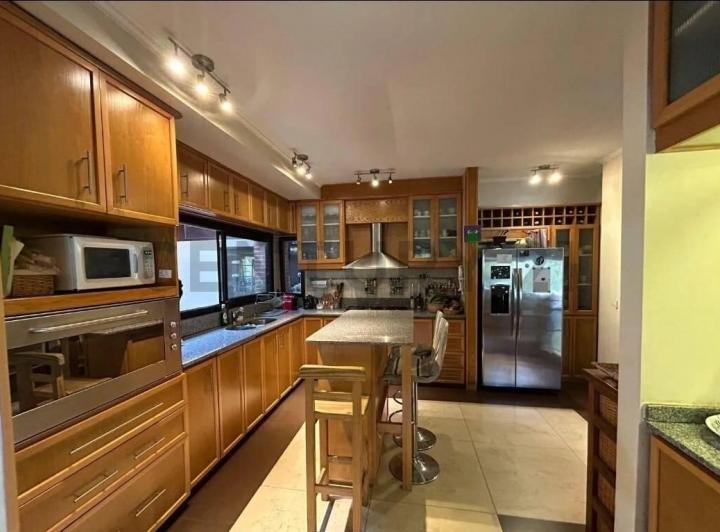 Casa · 361m² · 5 Ambientes · 1 Cochera
