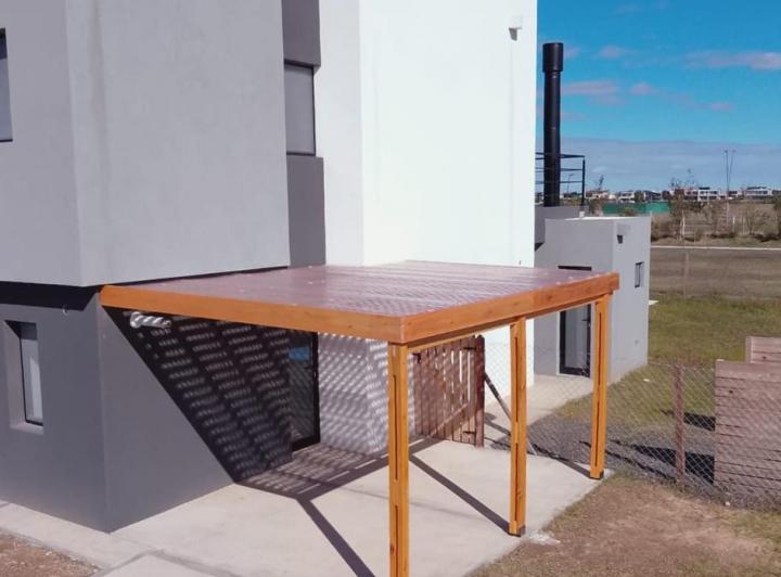 Casa · 165m² · 5 Ambientes · 2 Cocheras