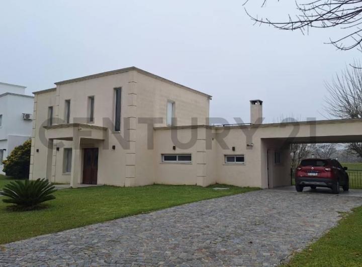 Casa · 180m² · 5 Ambientes · 2 Cocheras