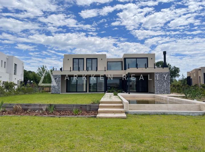 Casa · 318m² · 5 Ambientes