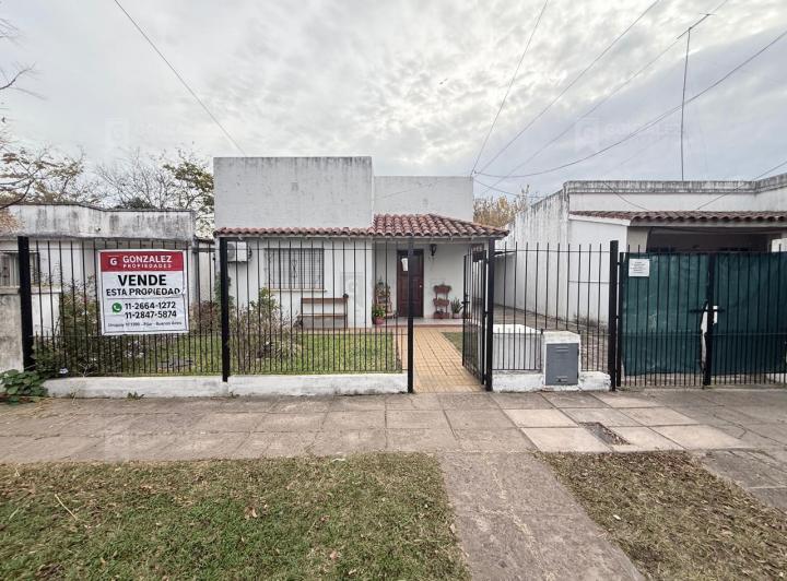 Casa · 300m² · 7 Ambientes · 1 Cochera