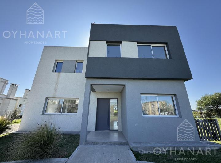 Casa · 170m² · 5 Ambientes · 4 Cocheras