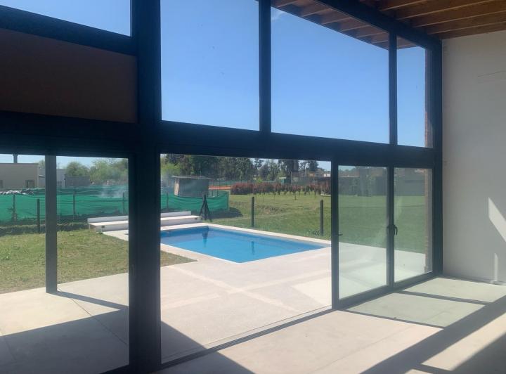 Casa · 186m² · 6 Ambientes · 4 Cocheras