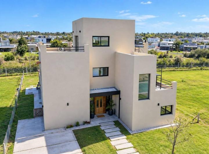 Casa · 200m² · 5 Ambientes