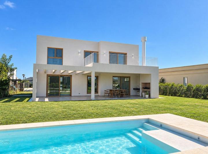 Casa · 190m² · 6 Ambientes · 1 Cochera