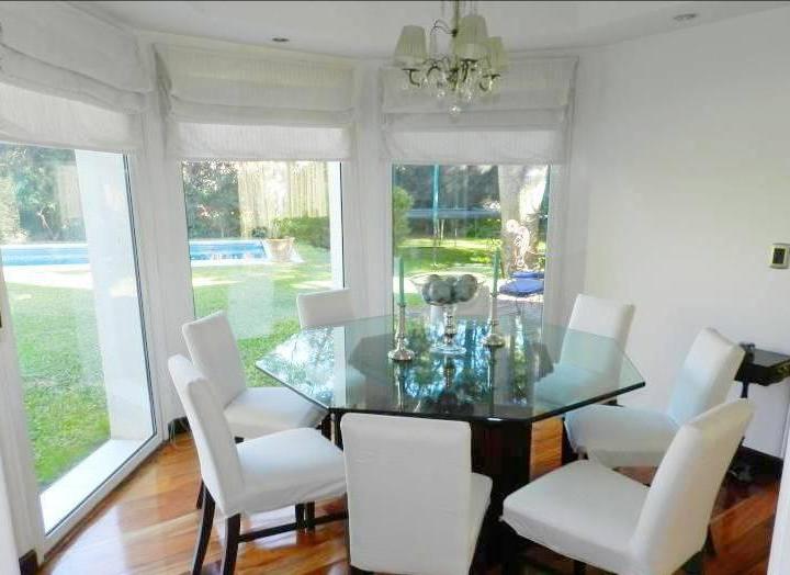 Casa · 500m² · 8 Dormitorios · 3 Cocheras