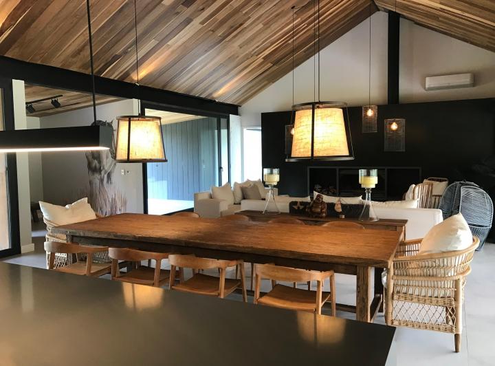 Casa · 614m² · 8 Ambientes · 3 Cocheras