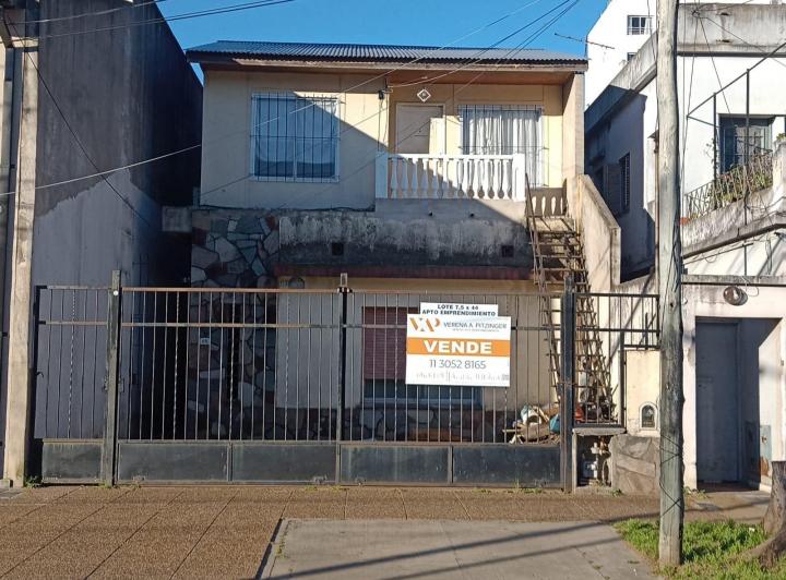 Casa · 170m² · 6 Ambientes · 2 Cocheras